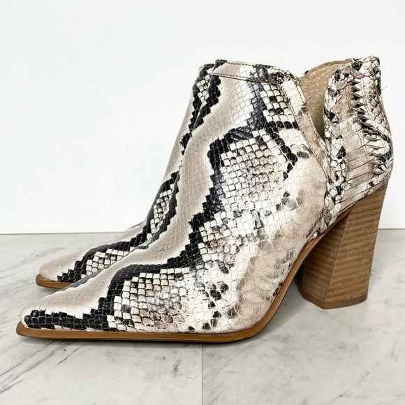 Vince Camuto Delsimba Snakeskin Bootie 7M - Picture 1 of 12